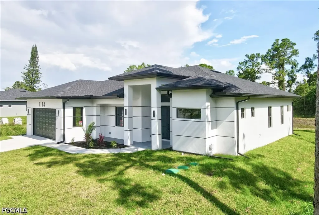 1114 Bari Street E Lehigh Acres FL 33974