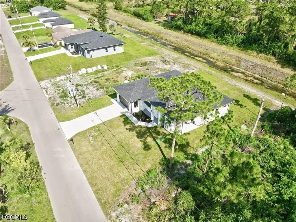 1114 Bari Street E Lehigh Acres FL 33974