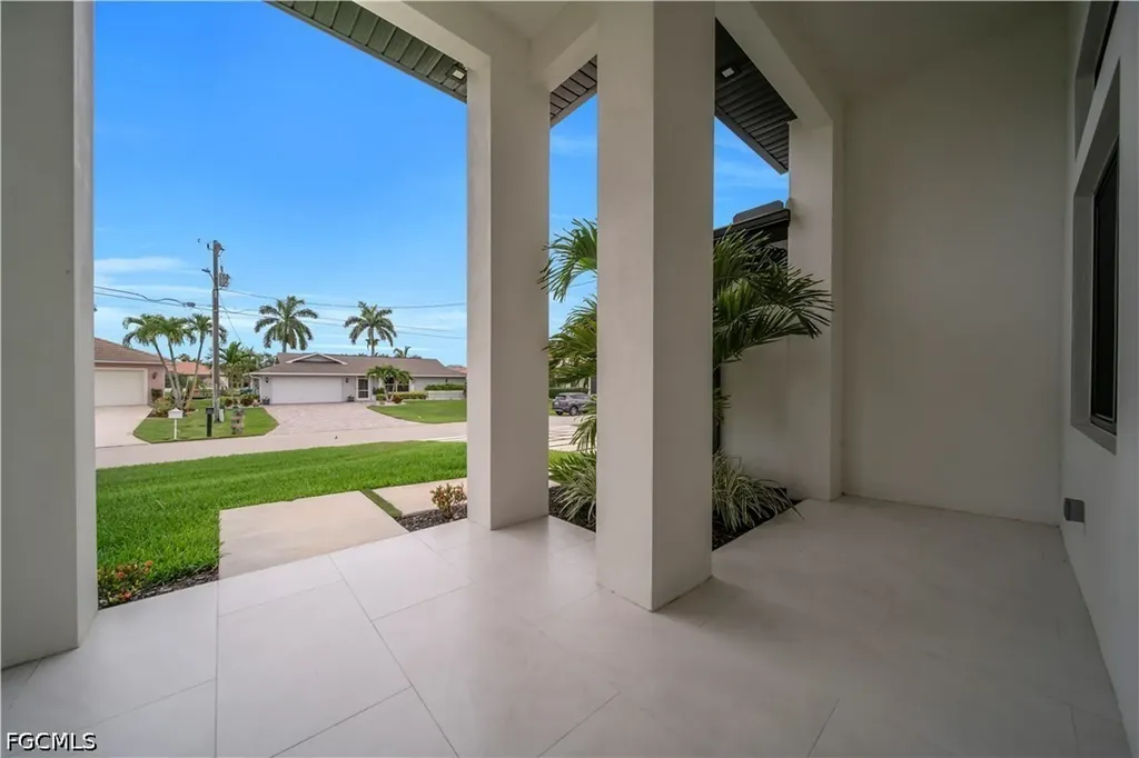 2726 SW 38th Street Cape Coral FL 33914