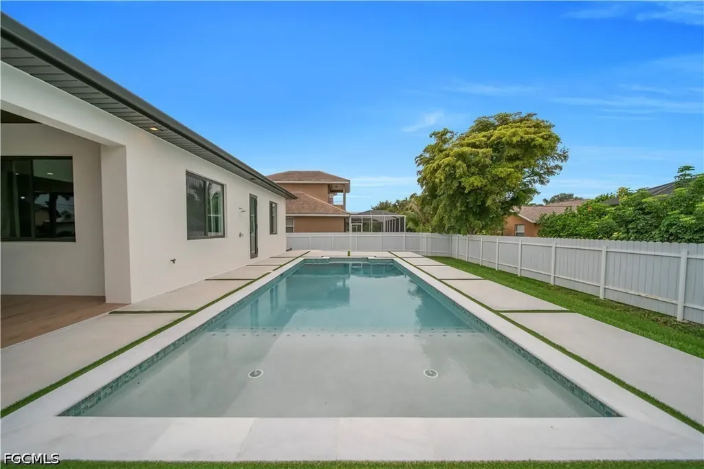 2726 SW 38th Street Cape Coral FL 33914