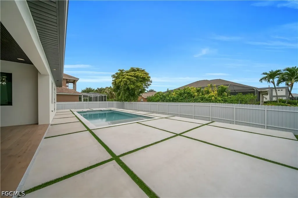 2726 SW 38th Street Cape Coral FL 33914