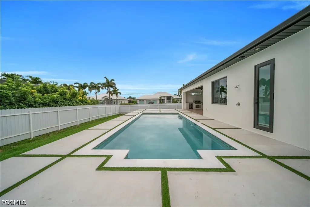 2726 SW 38th Street Cape Coral FL 33914