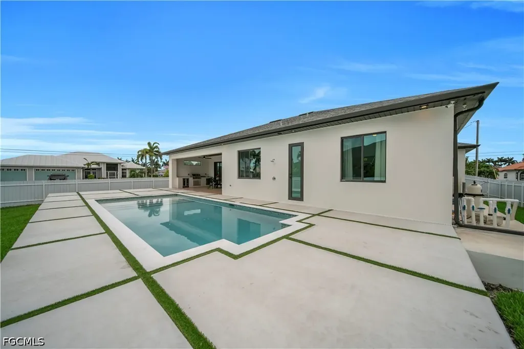 2726 SW 38th Street Cape Coral FL 33914