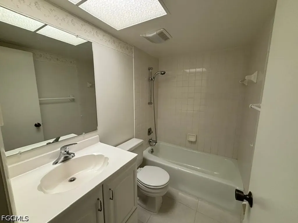 1733 Courtyard Way Naples FL 34112