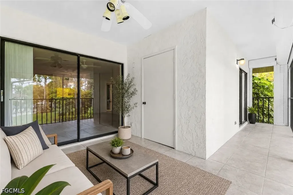 1733 Courtyard Way Naples FL 34112