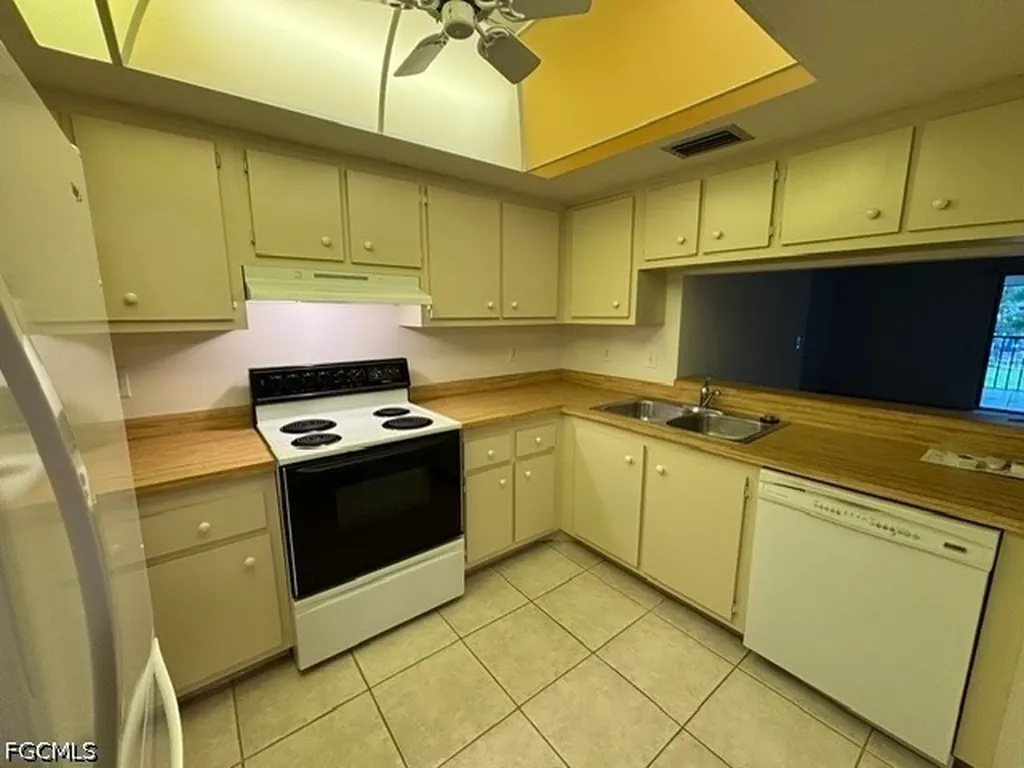 1733 Courtyard Way Naples FL 34112