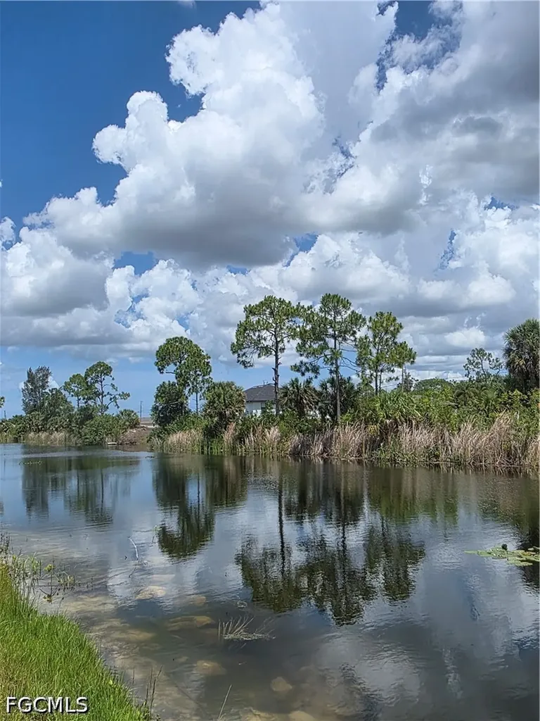 211 NE 31st Street Cape Coral FL 33909