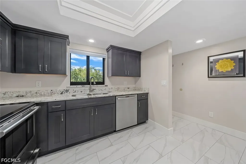 1919 Olde Middle Gulf Drive Sanibel FL 33957