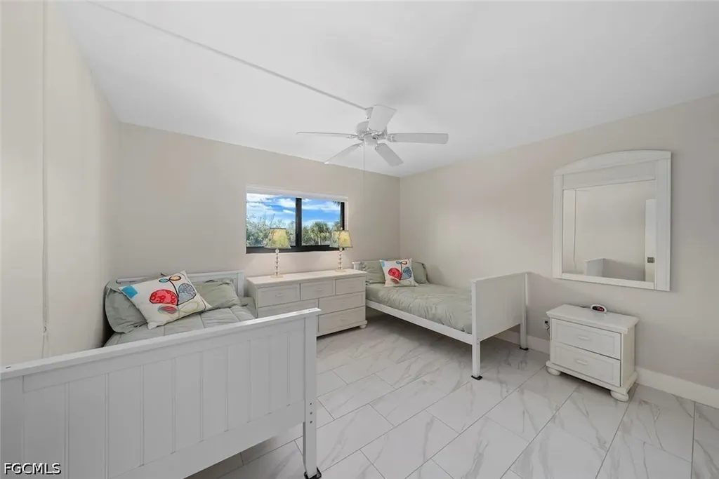 1919 Olde Middle Gulf Drive Sanibel FL 33957