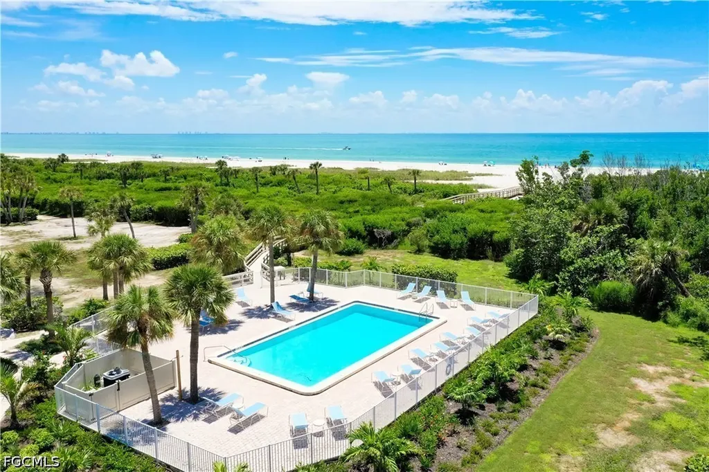 1919 Olde Middle Gulf Drive Sanibel FL 33957
