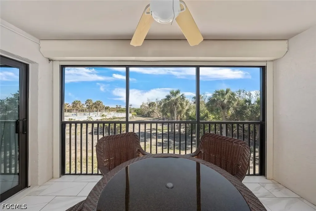 1919 Olde Middle Gulf Drive Sanibel FL 33957