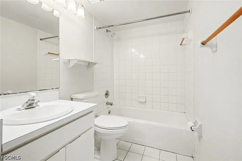 4528 SE 5th Place Cape Coral FL 33904