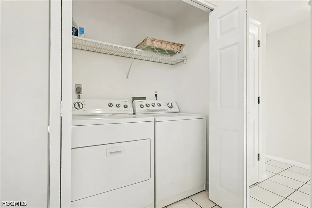 4528 SE 5th Place Cape Coral FL 33904