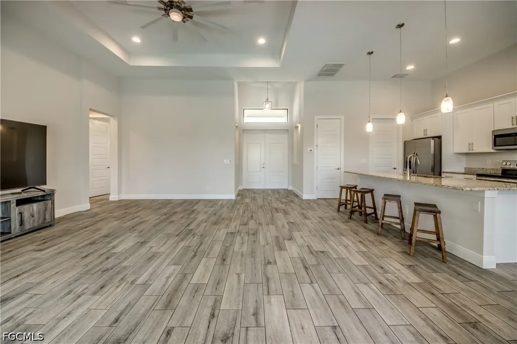203 SW 14th Avenue Cape Coral FL 33991