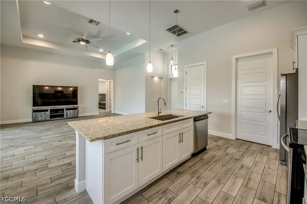 203 SW 14th Avenue Cape Coral FL 33991