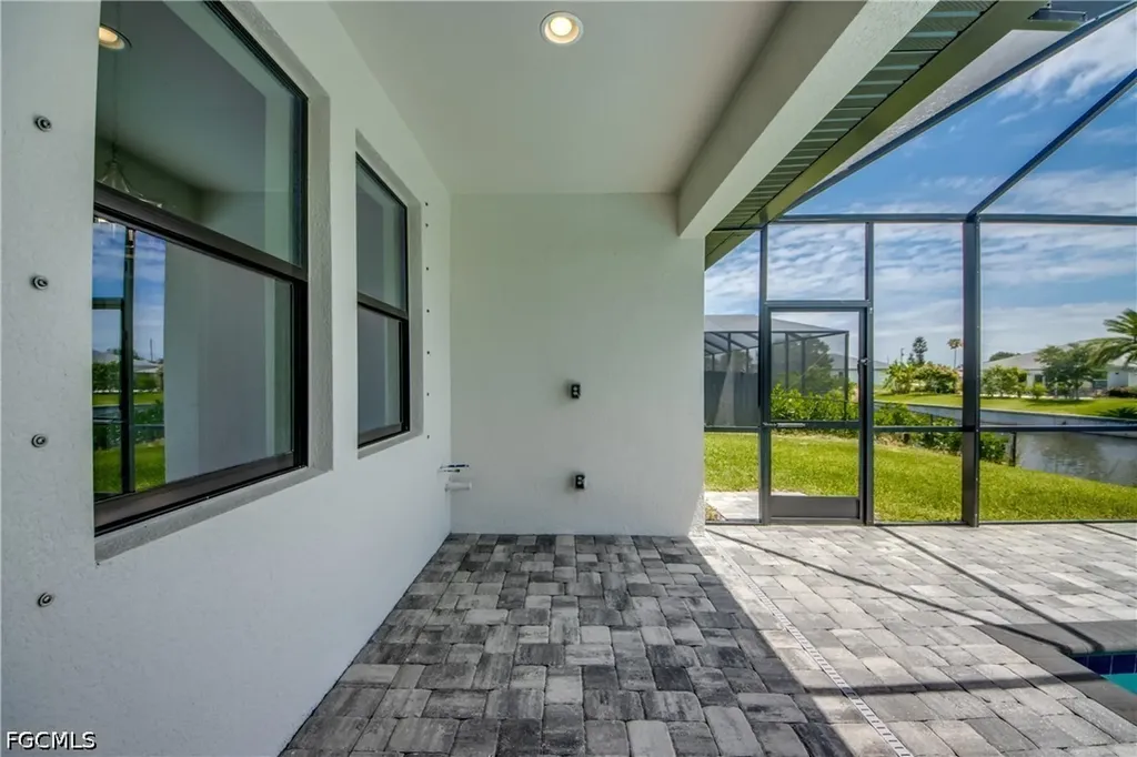 203 SW 14th Avenue Cape Coral FL 33991