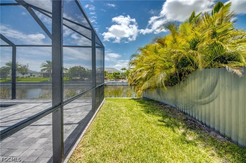 203 SW 14th Avenue Cape Coral FL 33991