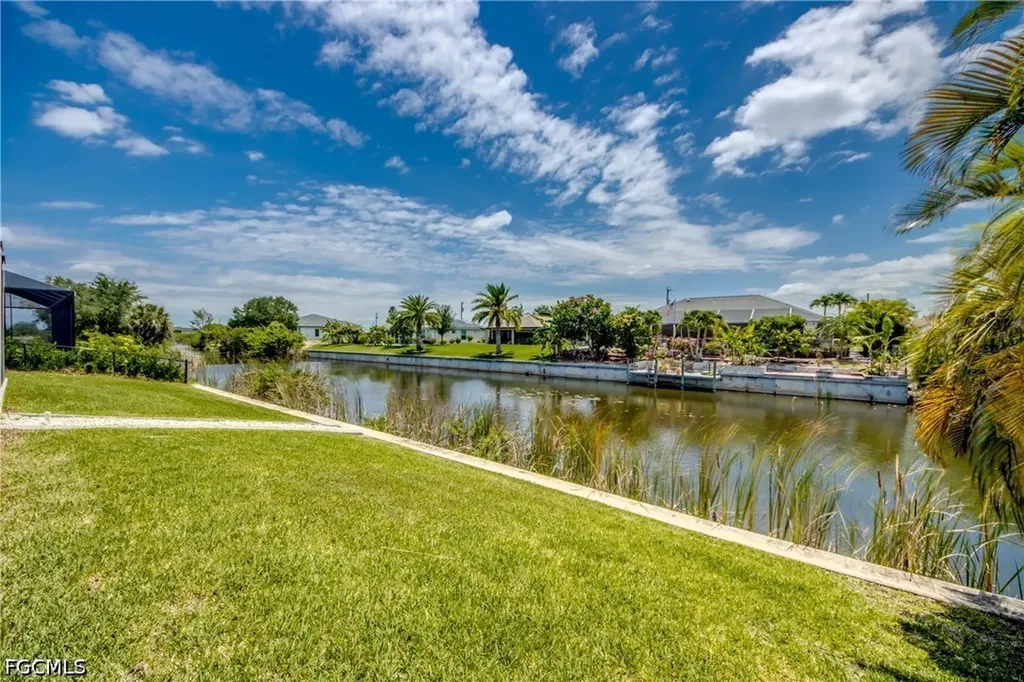 203 SW 14th Avenue Cape Coral FL 33991