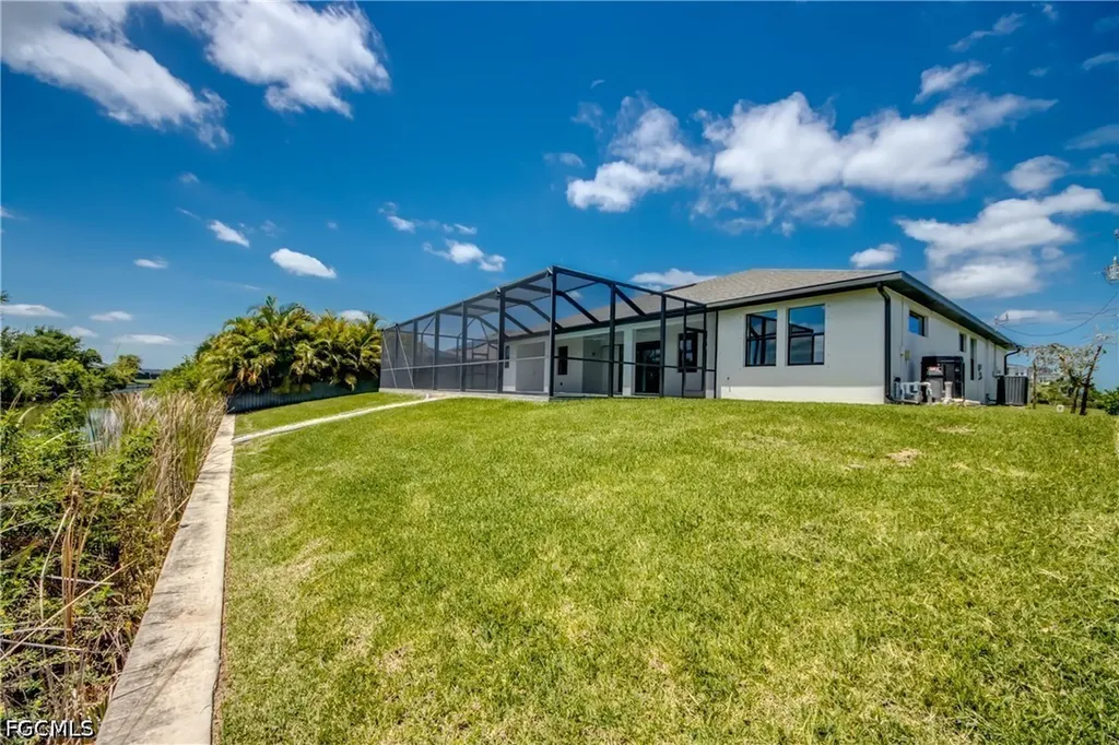 203 SW 14th Avenue Cape Coral FL 33991