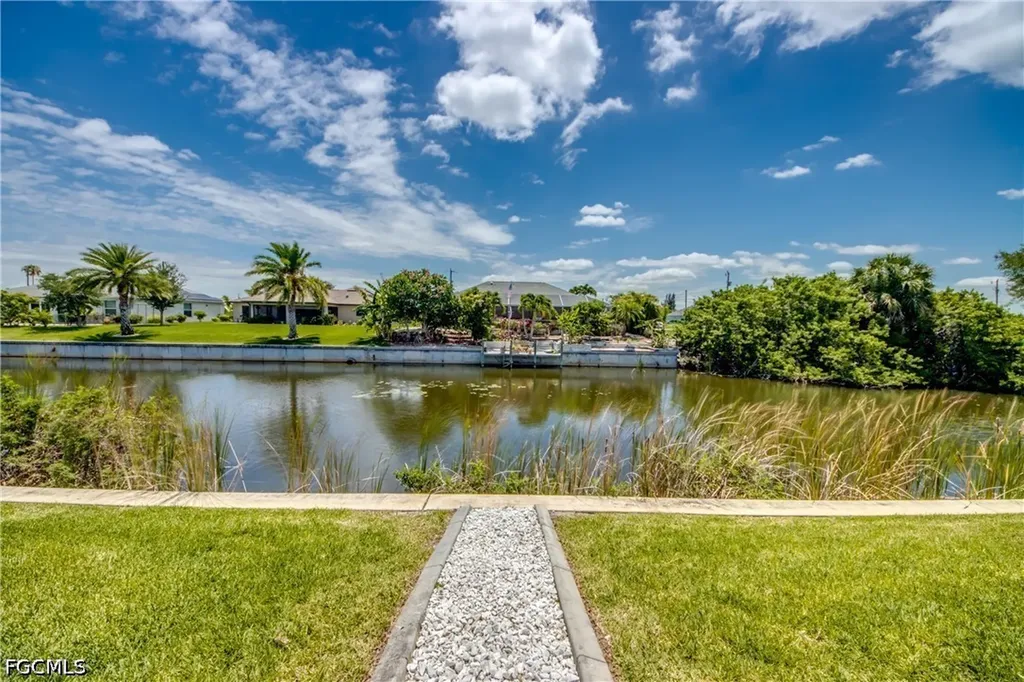 203 SW 14th Avenue Cape Coral FL 33991
