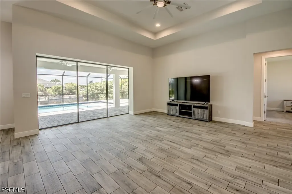 203 SW 14th Avenue Cape Coral FL 33991