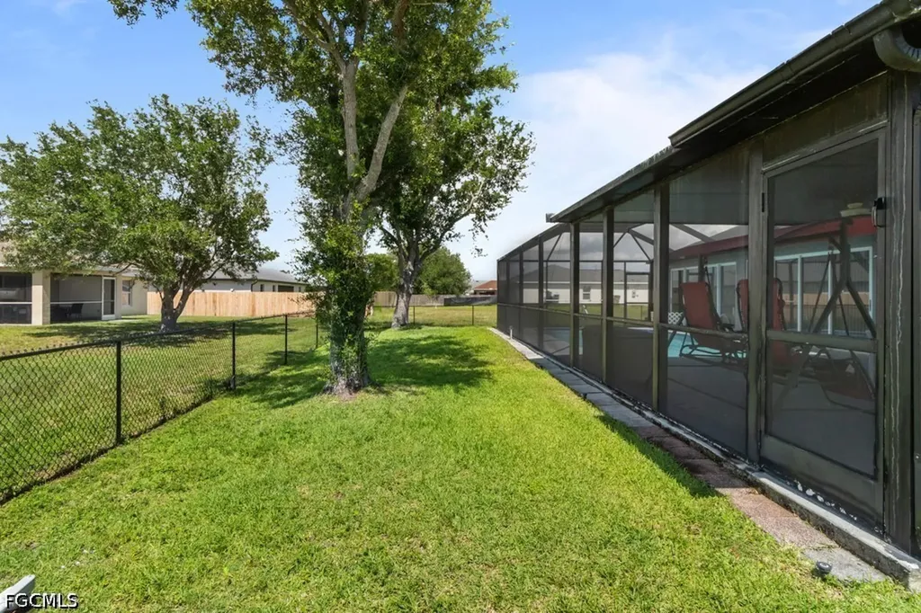 613 NW 14th Terrace Cape Coral FL 33993
