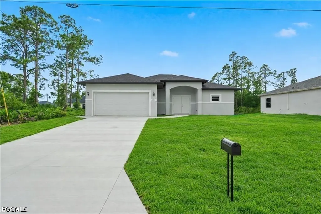 1018 Kent Street E Lehigh Acres FL 33974