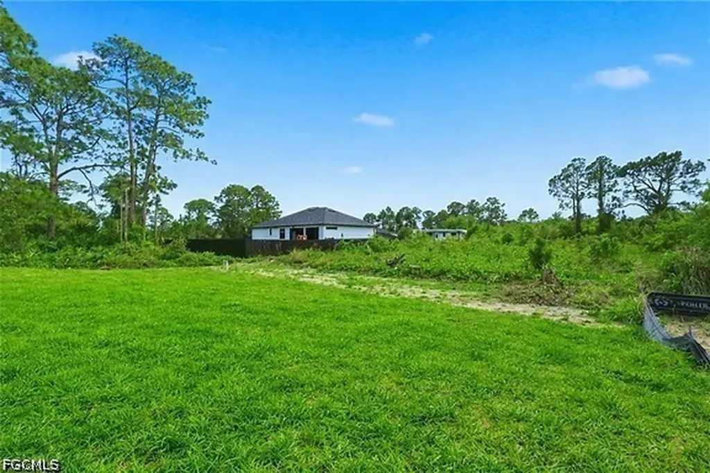 1018 Kent Street E Lehigh Acres FL 33974