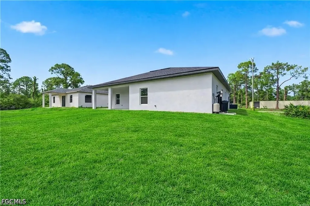 1018 Kent Street E Lehigh Acres FL 33974