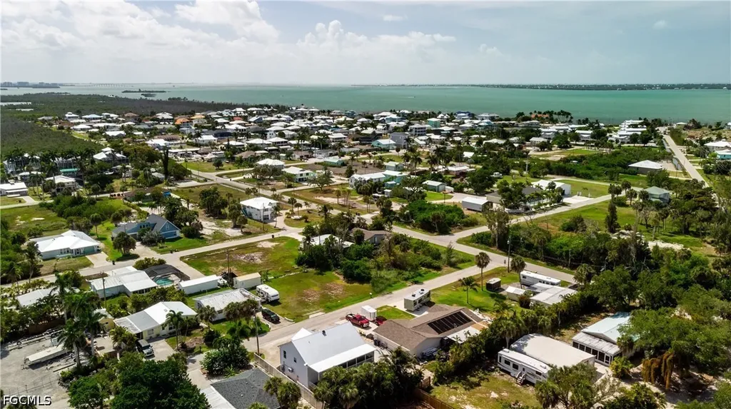 2551 Tamarind Street St. James City FL 33956