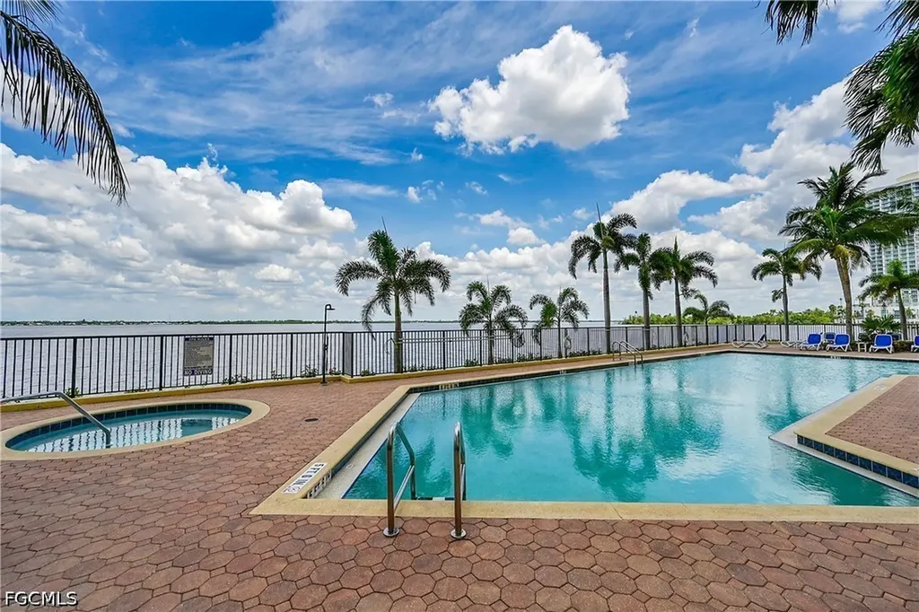 2797 1st Street Fort Myers FL 33916