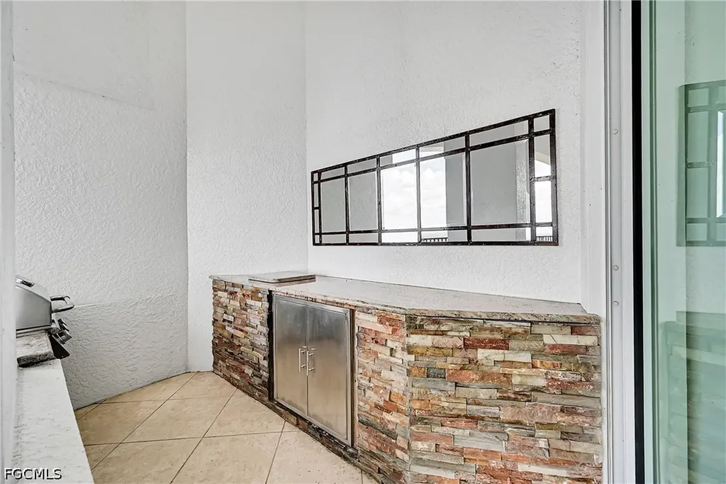 2797 1st Street Fort Myers FL 33916
