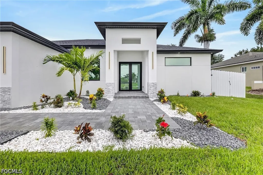 330 SW 26th Place Cape Coral FL 33991