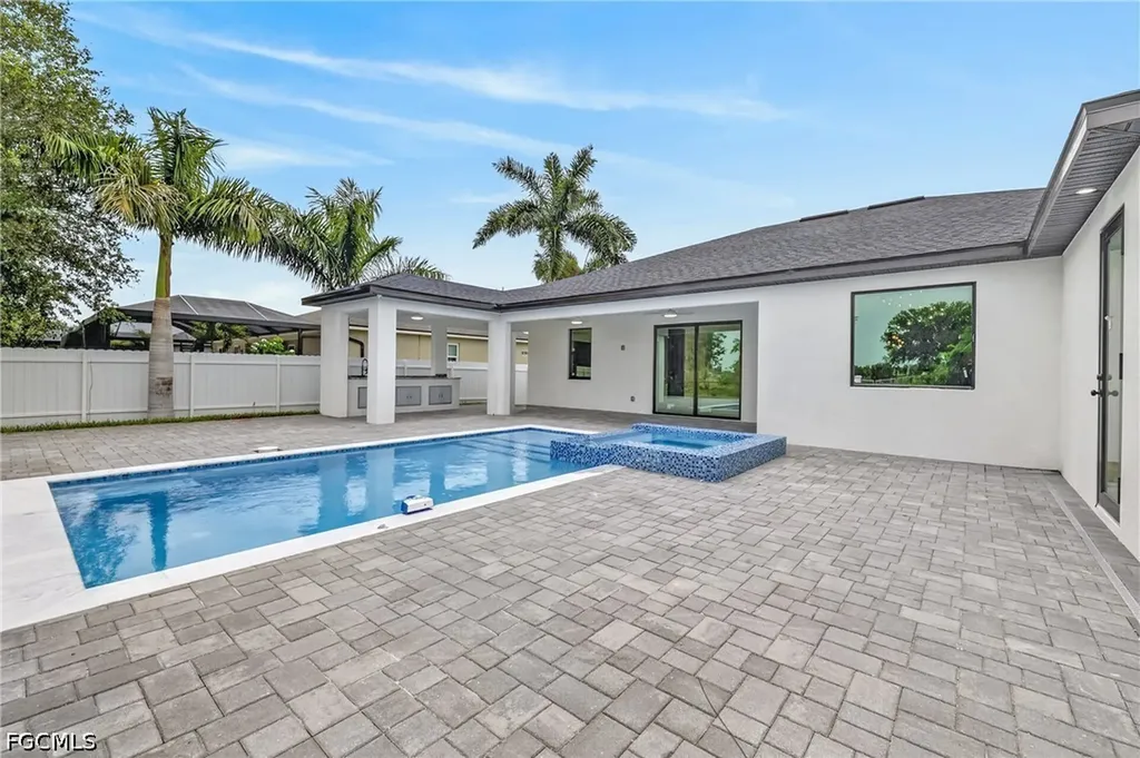 330 SW 26th Place Cape Coral FL 33991