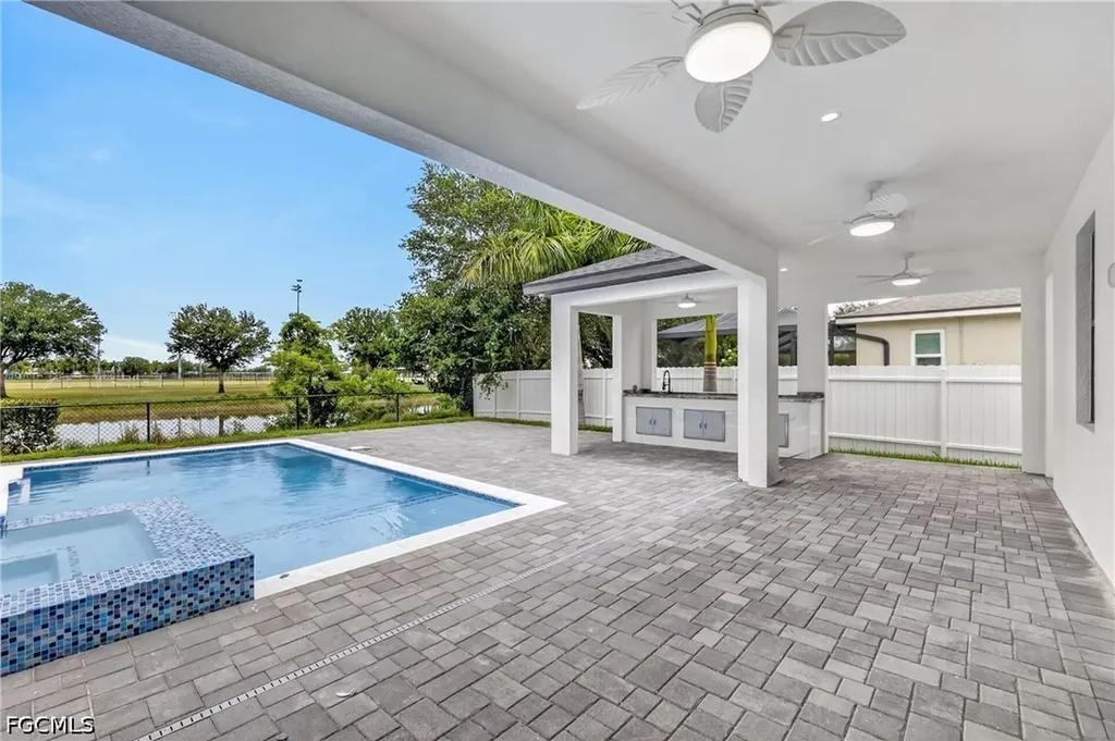 330 SW 26th Place Cape Coral FL 33991