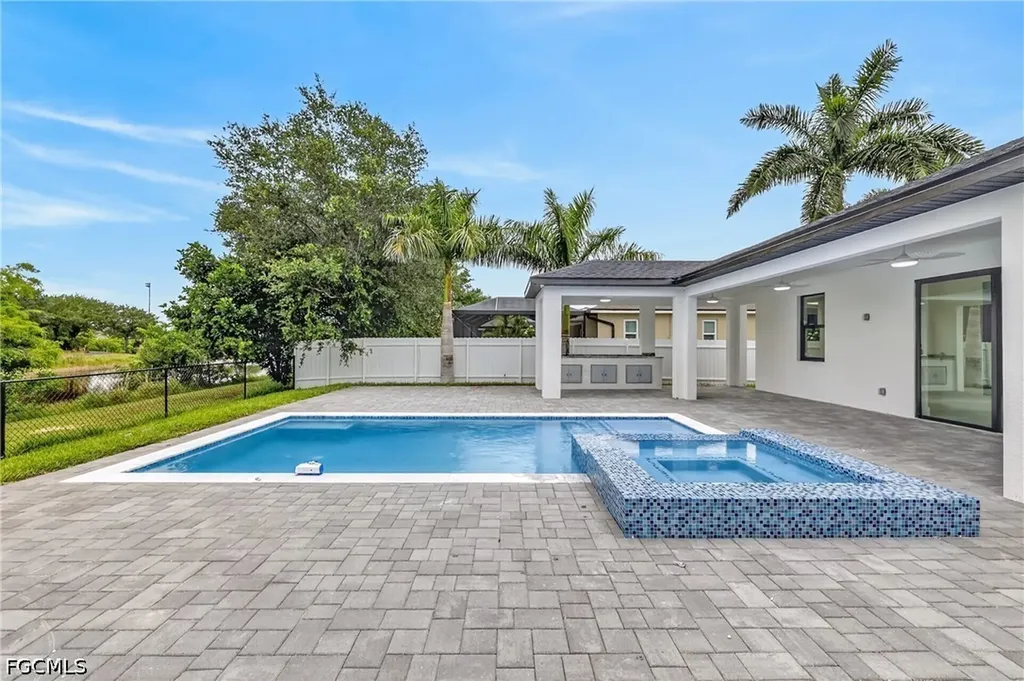 330 SW 26th Place Cape Coral FL 33991