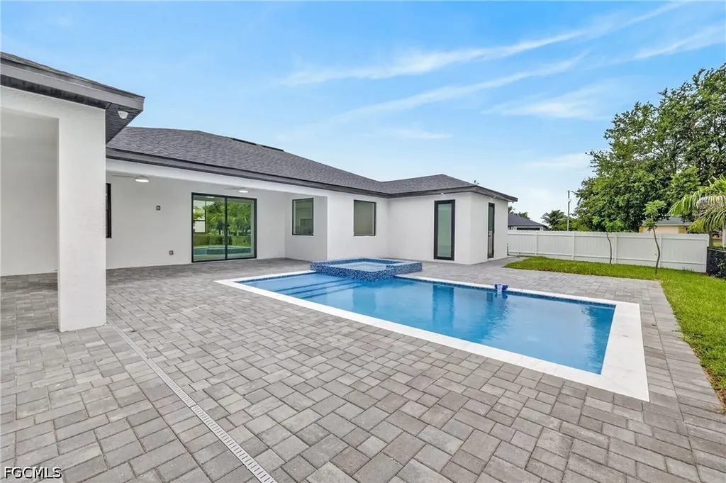 330 SW 26th Place Cape Coral FL 33991