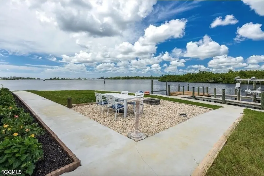 4885 E Riverside Drive Fort Myers FL 33905