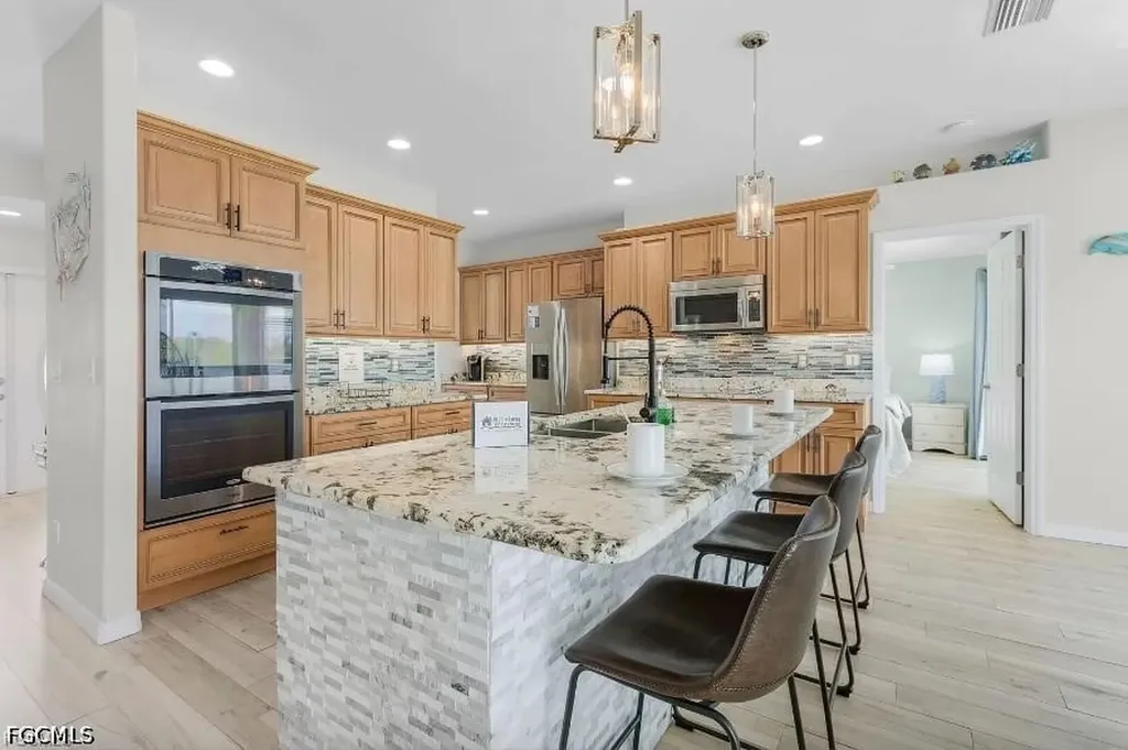 4885 E Riverside Drive Fort Myers FL 33905