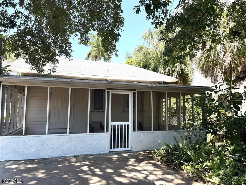 2156 Victoria Avenue Fort Myers FL 33901