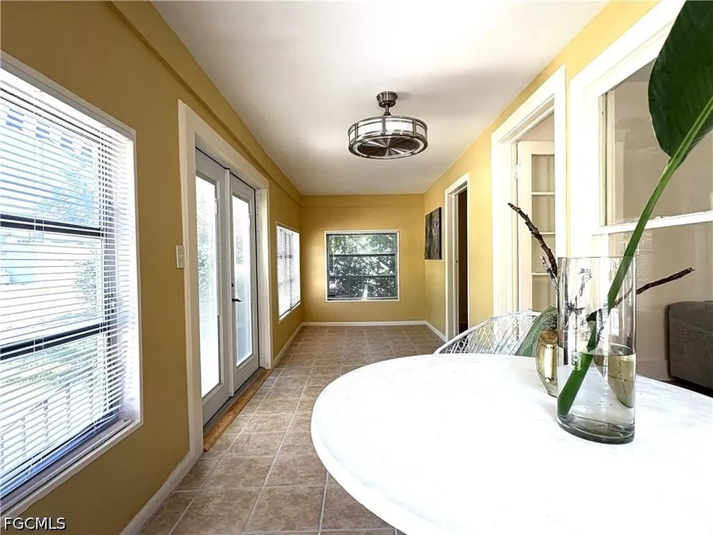 2156 Victoria Avenue Fort Myers FL 33901