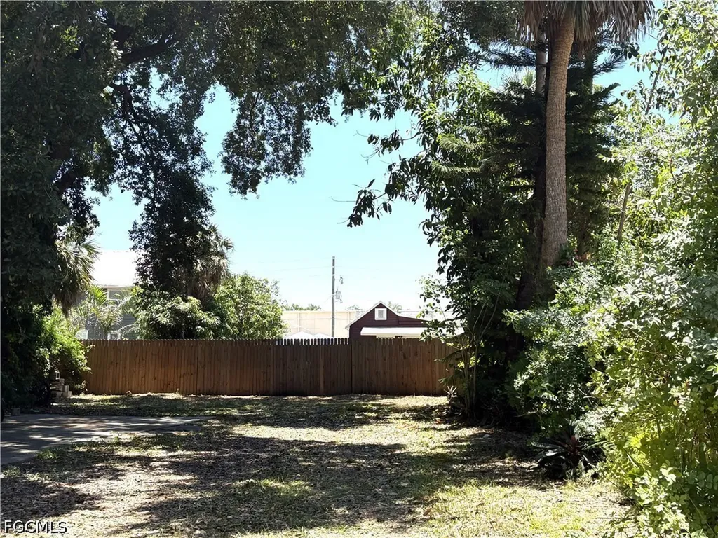 2156 Victoria Avenue Fort Myers FL 33901