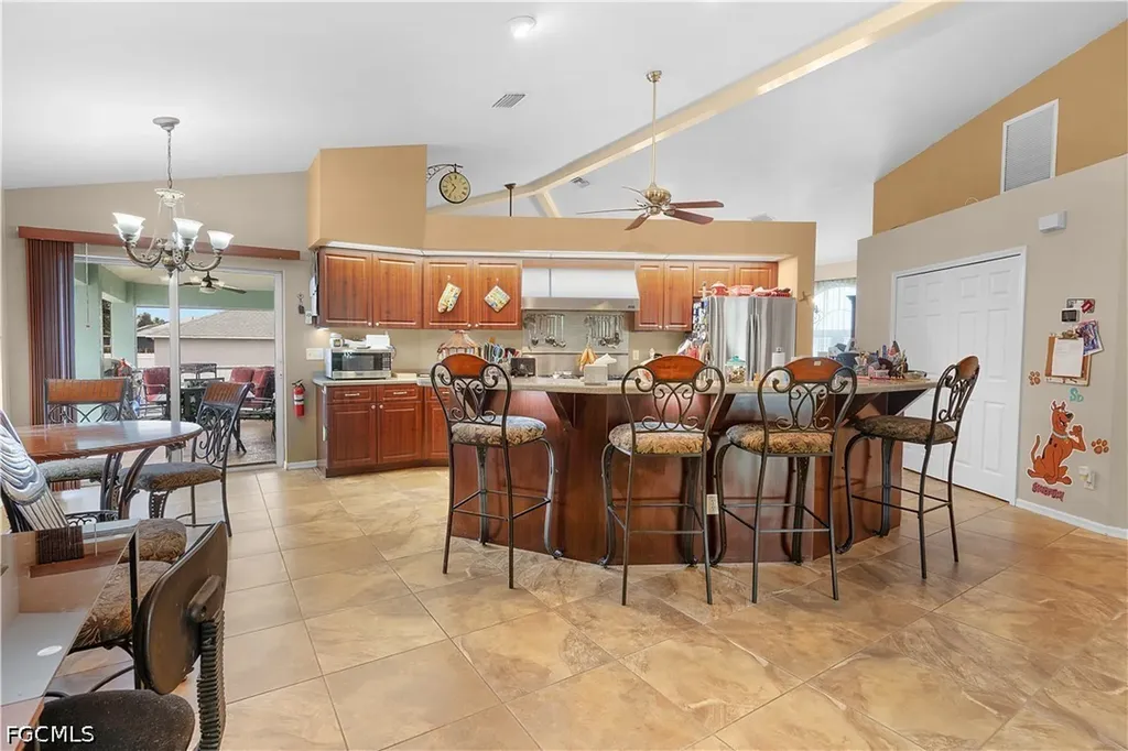469 NE 1st Place Cape Coral FL 33909