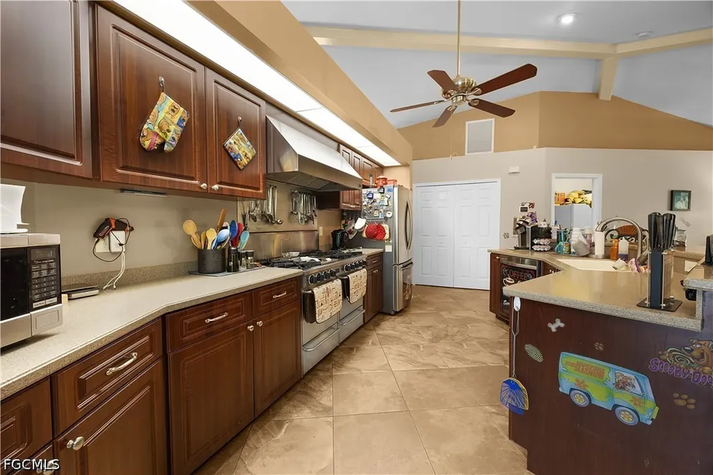 469 NE 1st Place Cape Coral FL 33909