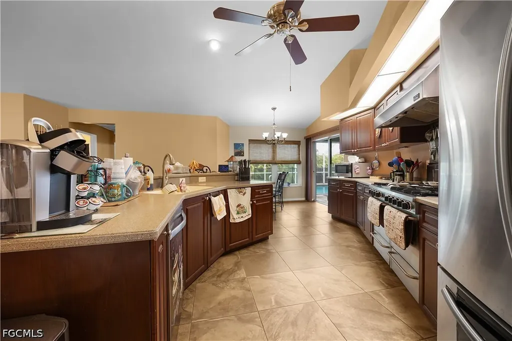 469 NE 1st Place Cape Coral FL 33909