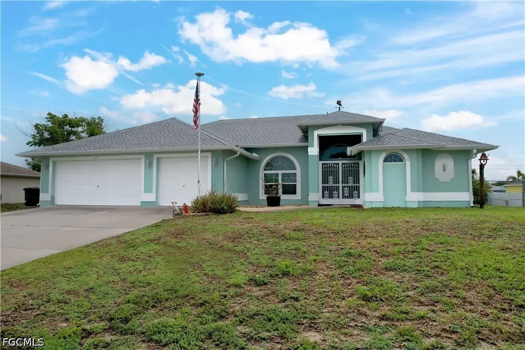 469 NE 1st Place Cape Coral FL 33909