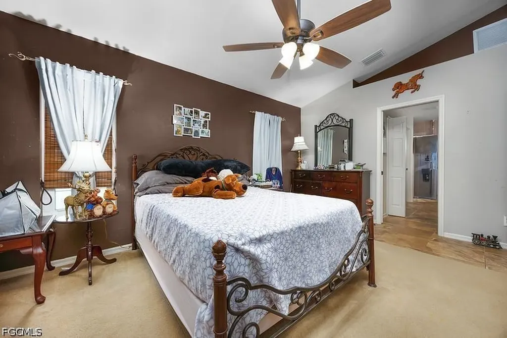 469 NE 1st Place Cape Coral FL 33909