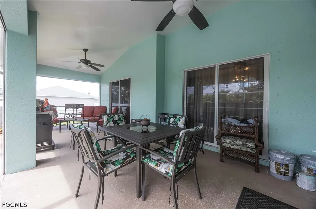 469 NE 1st Place Cape Coral FL 33909
