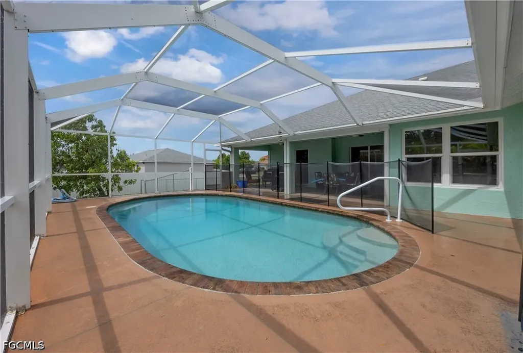 469 NE 1st Place Cape Coral FL 33909