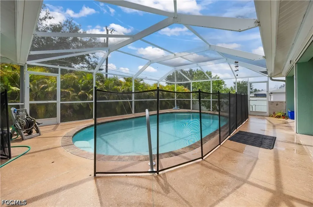 469 NE 1st Place Cape Coral FL 33909